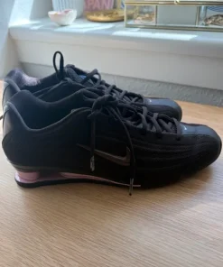 Z Nikewmns show z