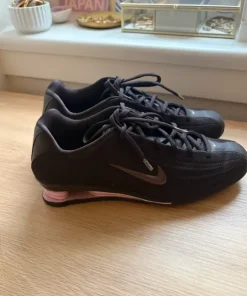 Z Nikewmns show z